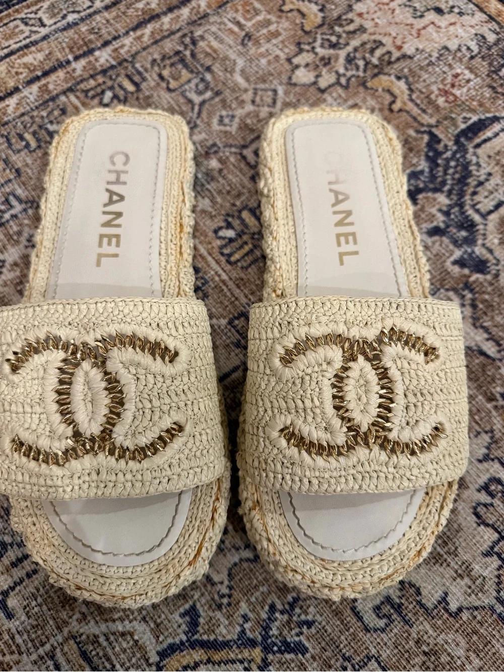 Chanel 21C Light Beige Raffia Mule Slides